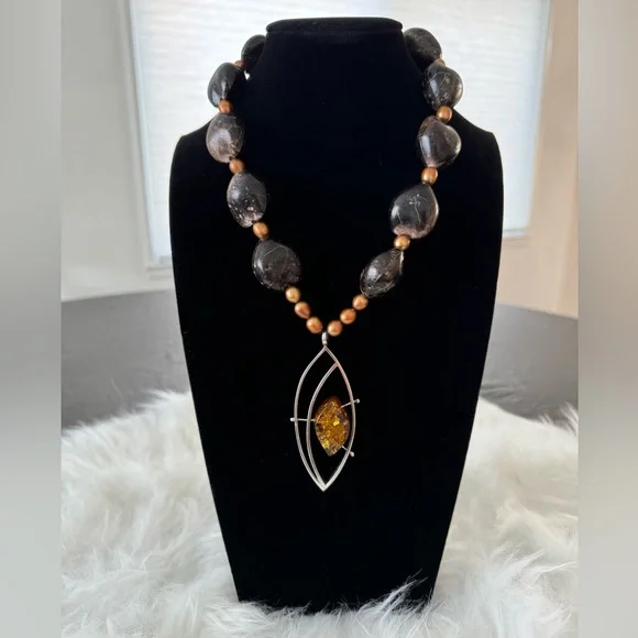 NWOT Hawaiian Kukui Nut Necklace with Amber & Sterling Silver Pendant - Picture 3 of 9